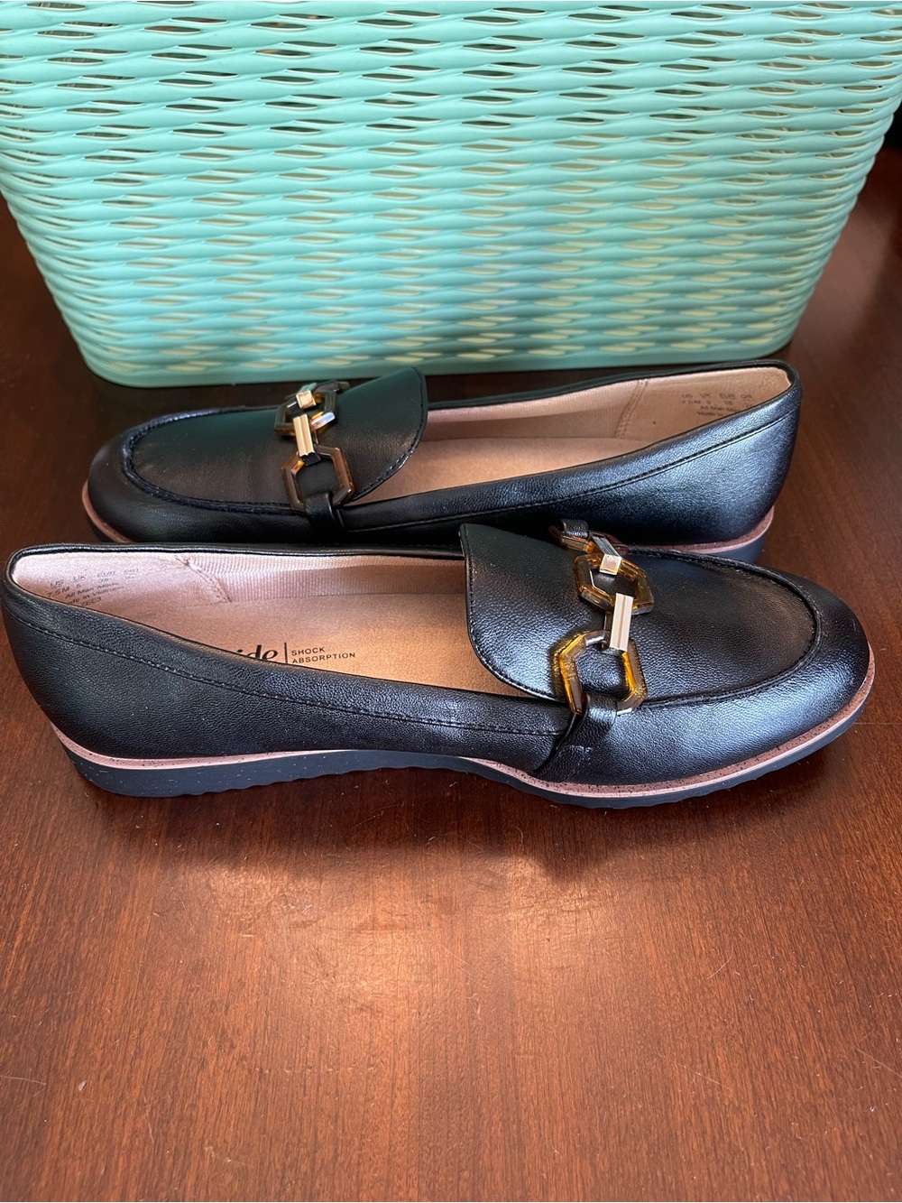 NWOT Life Stride Black  Loafer with Tortoiseshell Chain Accent - Picture 4 of 7